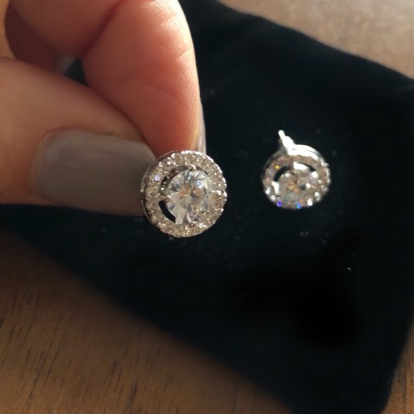 18k silver stud earrings - Picture 2 of 8